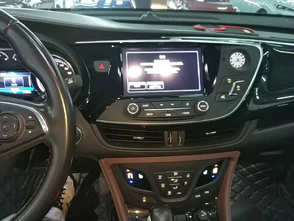 Buick Envision Plus 2018 — фото 13