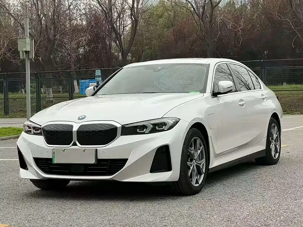 BMW i3 2025