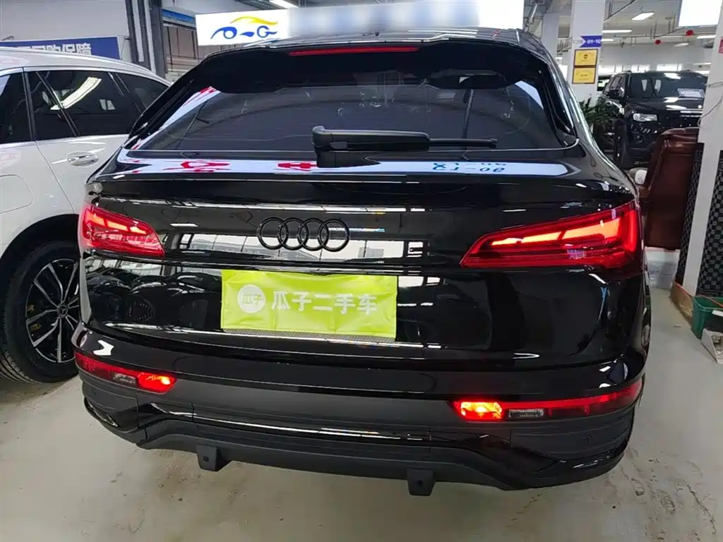Audi Q5L Sportback 2023 — фото 6