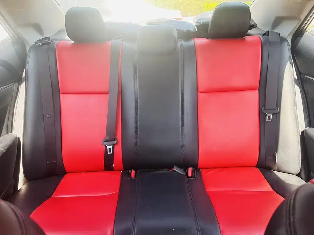 Toyota Corolla 2018 — фото 10