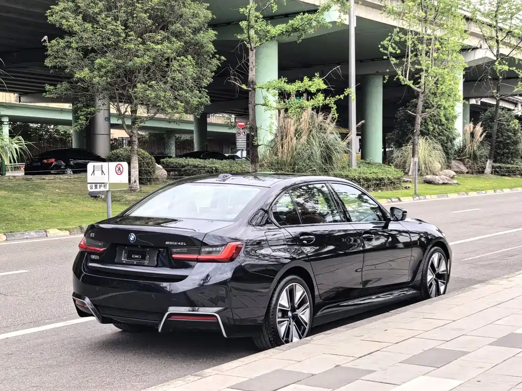 BMW i3 2024 — фото 9
