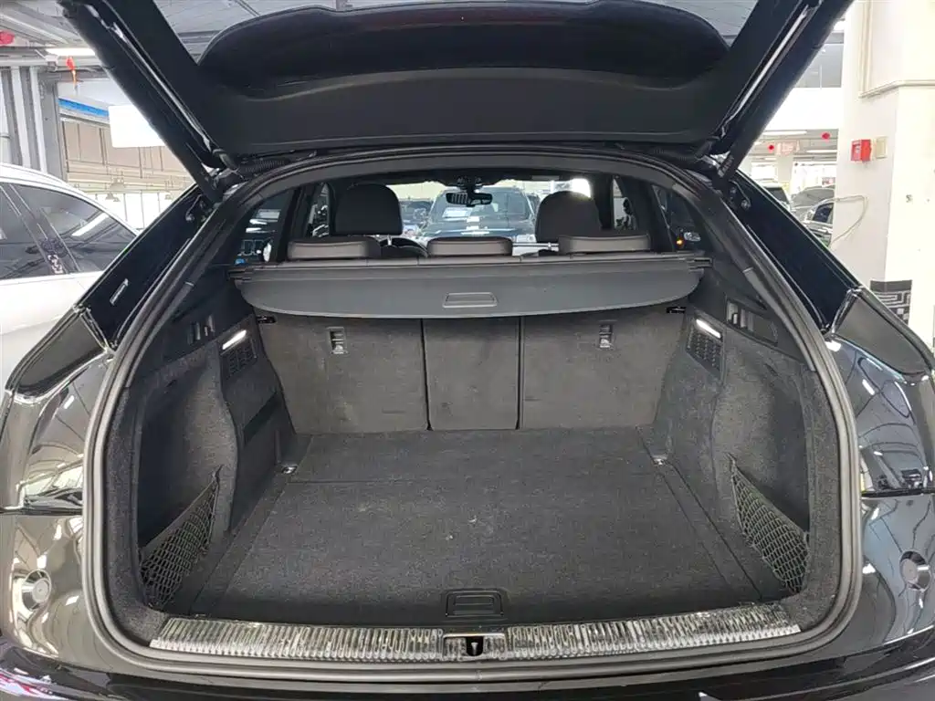 Audi Q5L Sportback 2023 — фото 19
