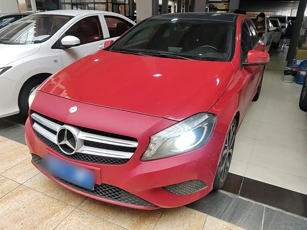 Mercedes-Benz A-Class 2014 — фото 1
