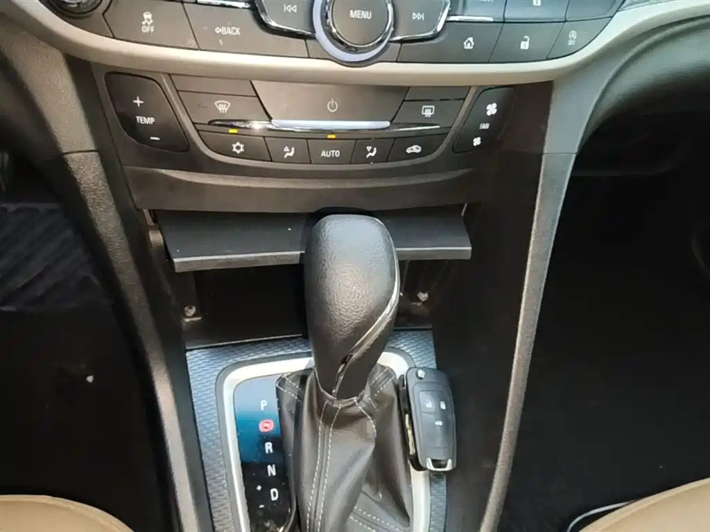 Buick Excelle 2018 — фото 14