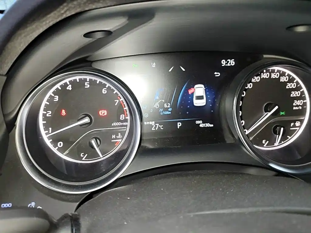 Toyota Camry 2021 — фото 12