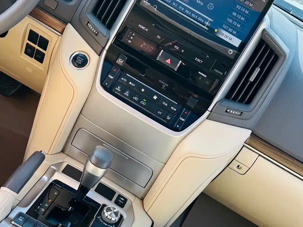 Toyota Land Cruiser 2020 — фото 22