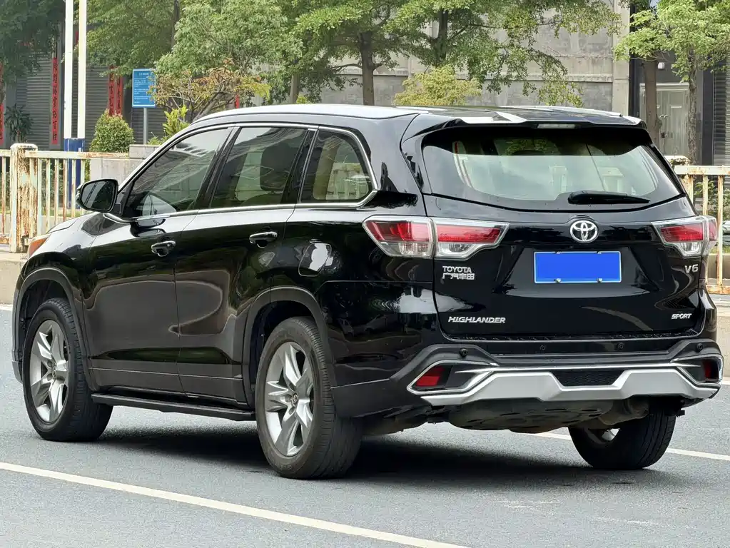 Toyota Highlander 2017 — фото 9