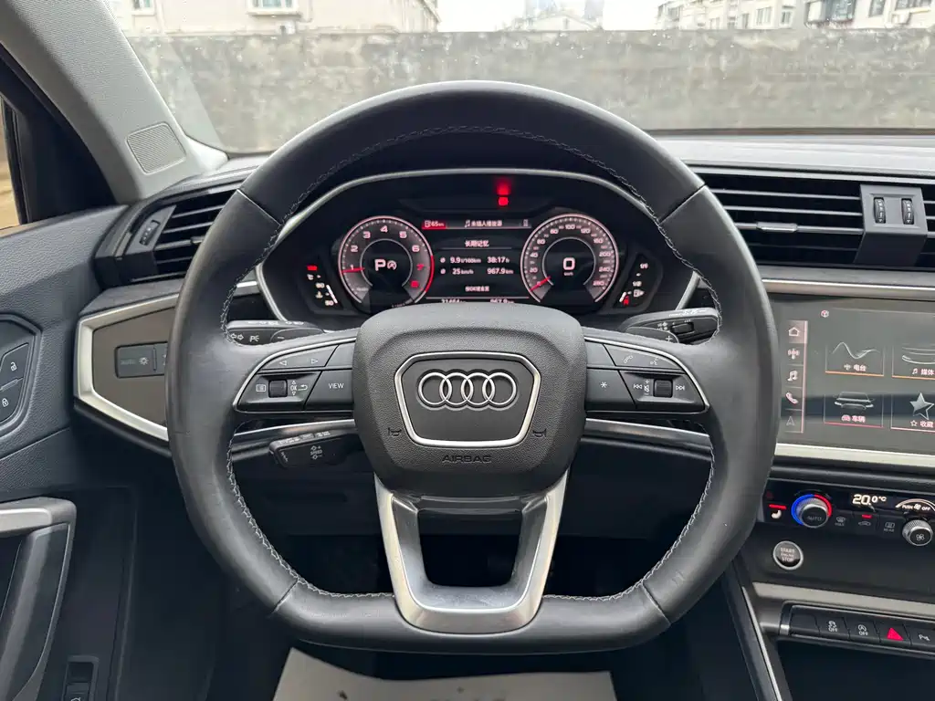 Audi Q3 2022 — фото 16