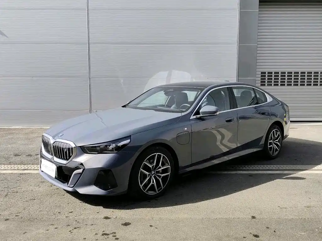 BMW i5 2024 — фото 1