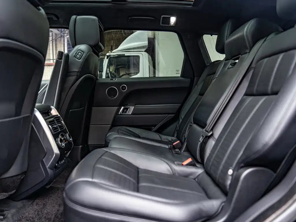 Land Rover Sport 2018 — фото 13