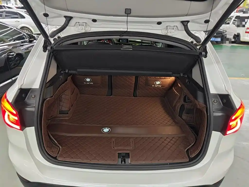 BMW X1 2018 — фото 19
