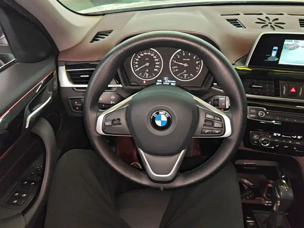 BMW X1 2018 — фото 11