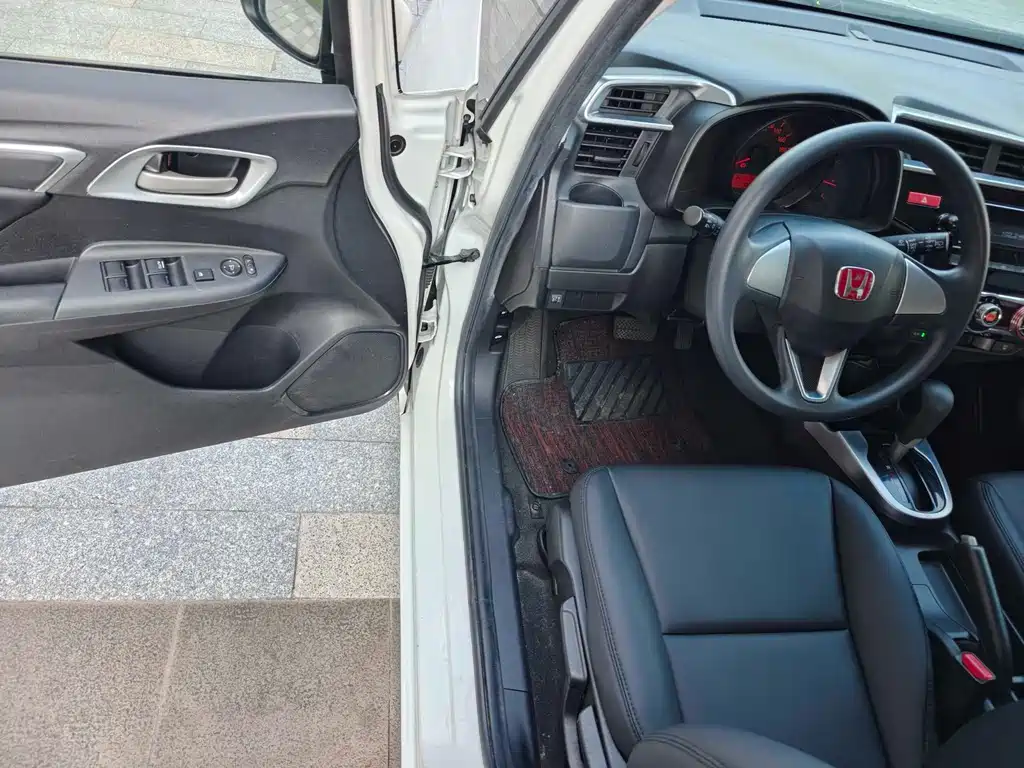 Honda Fit 2016 — фото 9