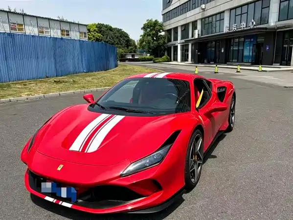 Ferrari F8 2022