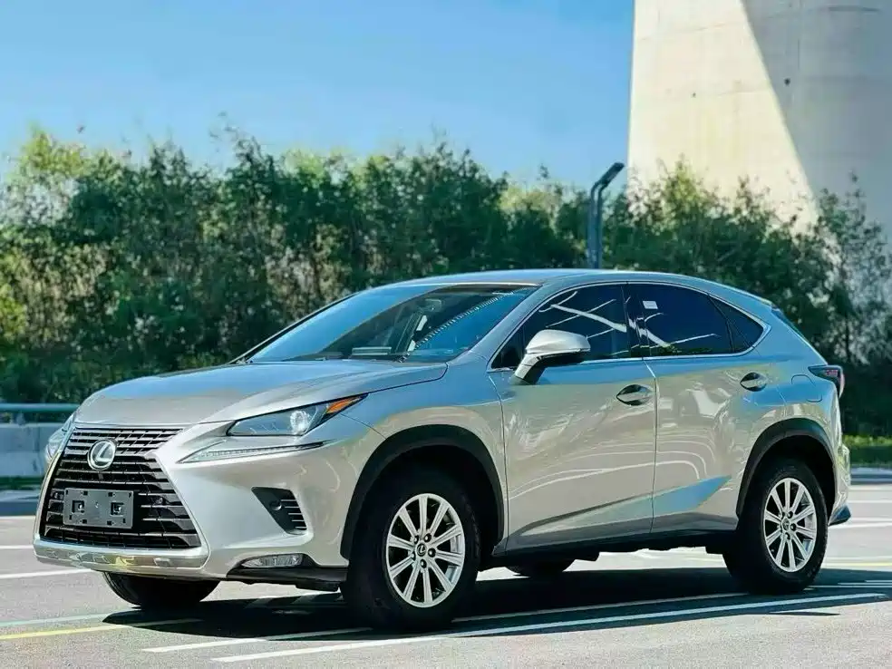 Lexus NX 2018 — фото 2