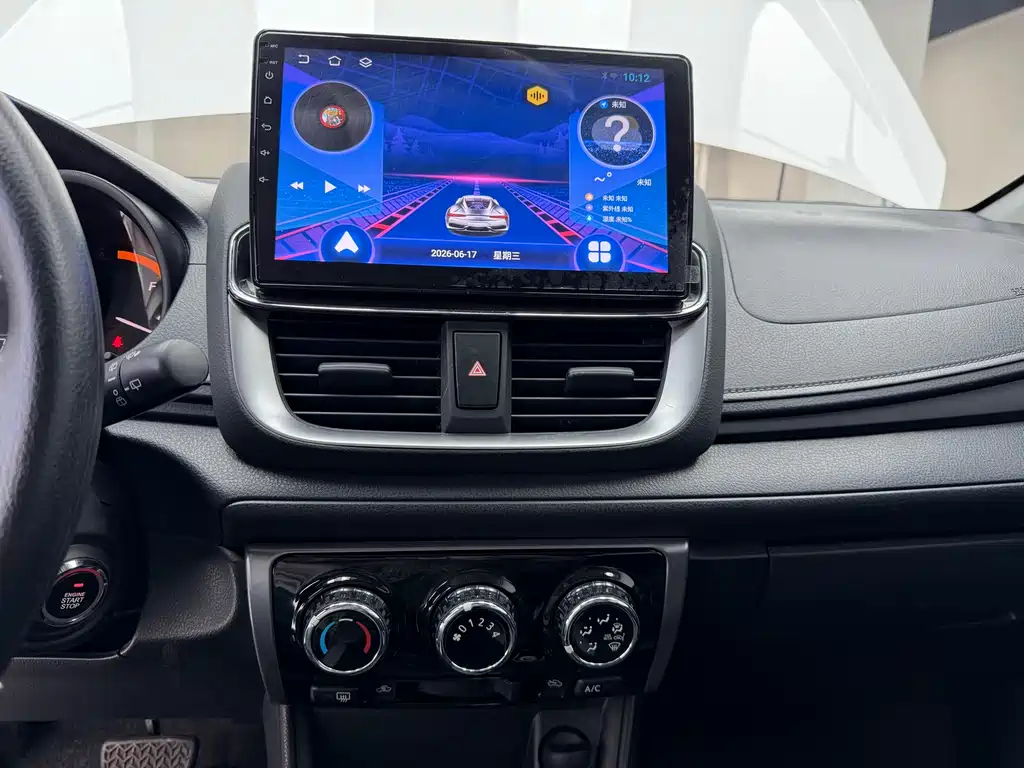 Toyota Yaris L 2022 — фото 14