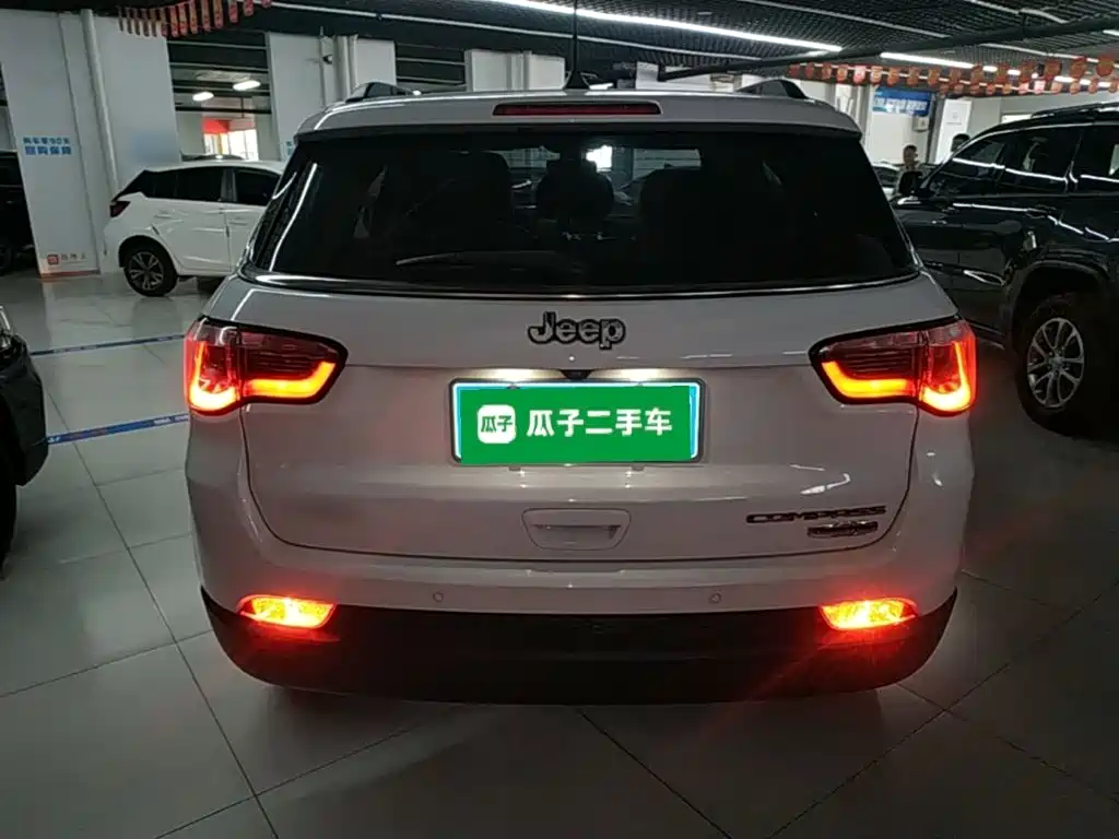 Jeep Compass 2017 — фото 6