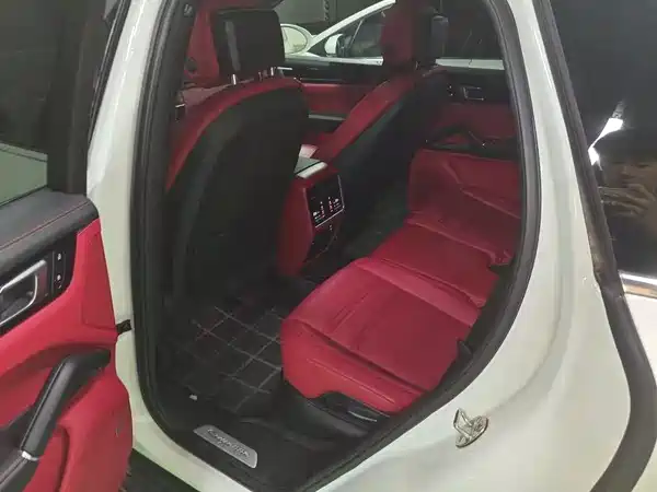 Porsche Cayenne 2020