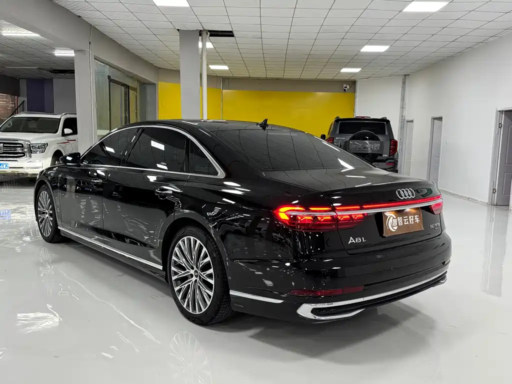 Audi A8 2025