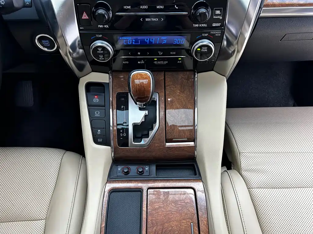 Toyota Alphard 2015 — фото 17