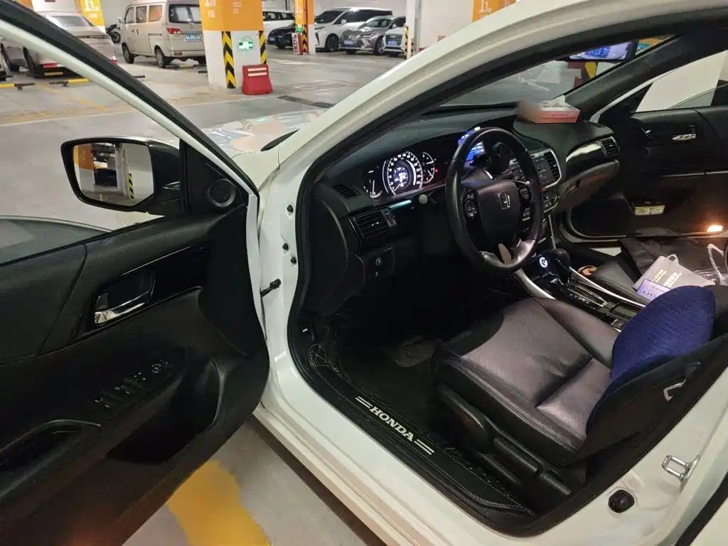Honda Accord 2017 — фото 14