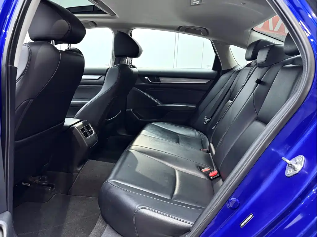 Honda Accord 2018 — фото 10