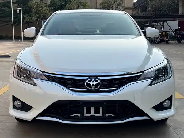 Toyota Reiz 2016