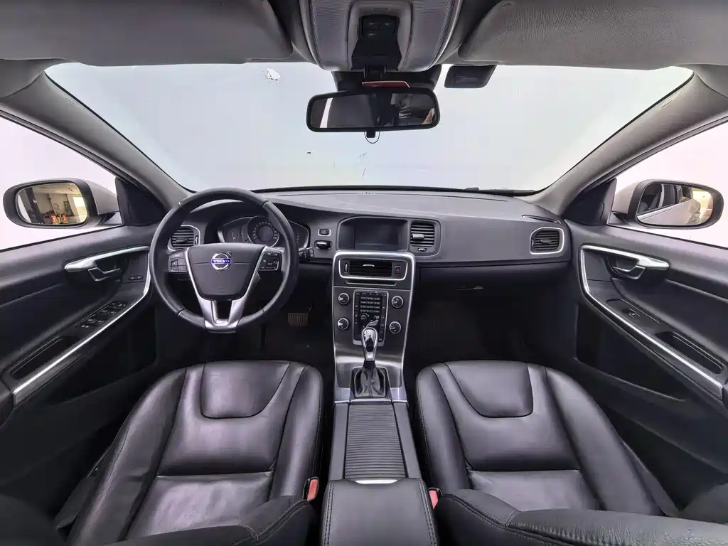 Volvo V60 2014 — фото 19