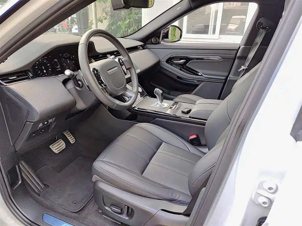 Land Rover Evoque 2021 — фото 7