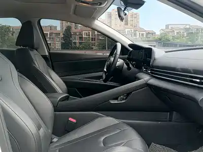 Hyundai Elantra 2022