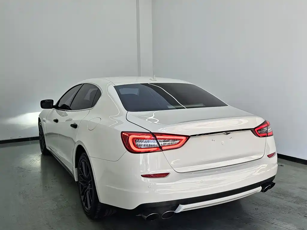 Maserati Quattroporte 2016 — фото 6