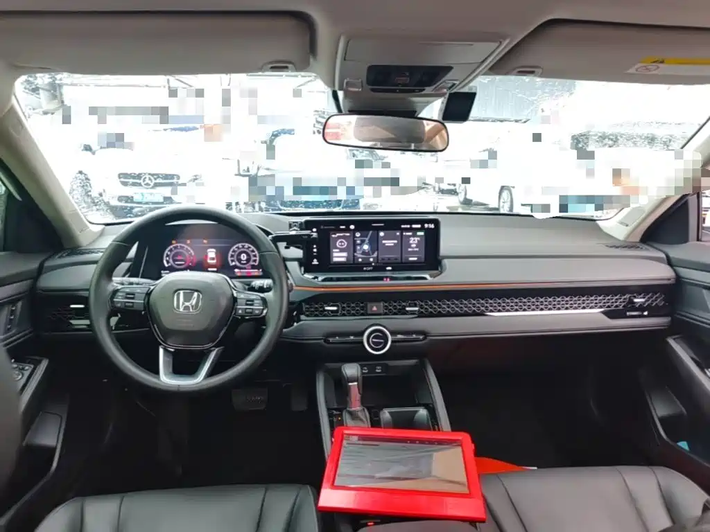 Honda Accord 2023 — фото 10