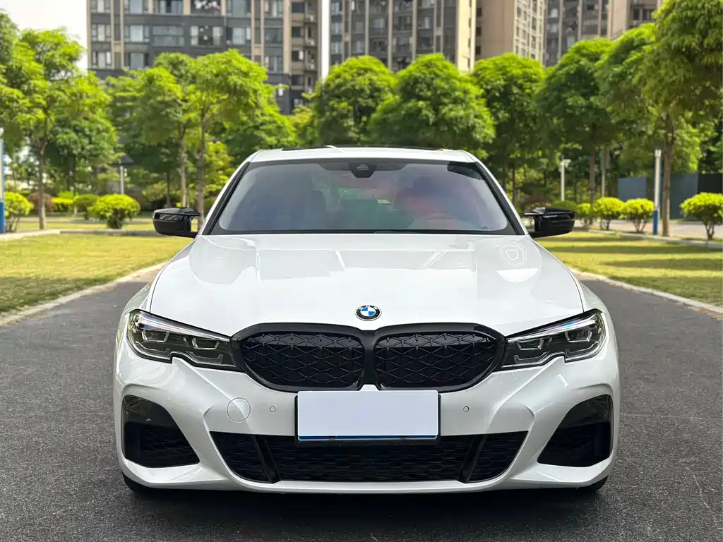 BMW 3 Series 2019 — фото 2