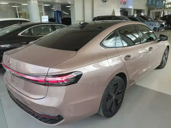Volkswagen Passat 2024