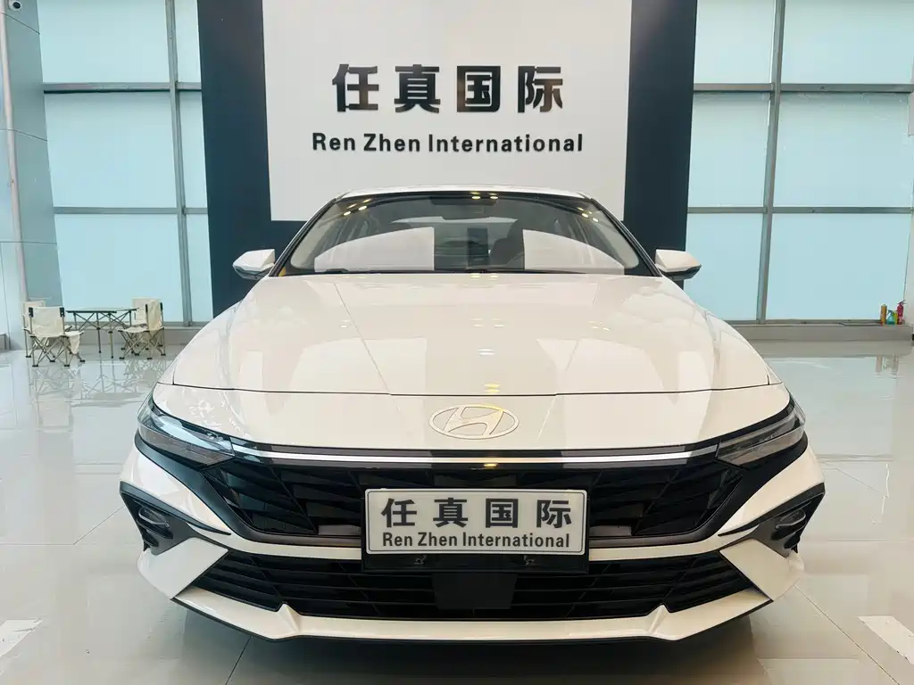 Hyundai Elantra 2023 — фото 2
