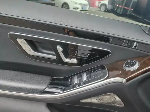 Mercedes-Benz S-Class 2021