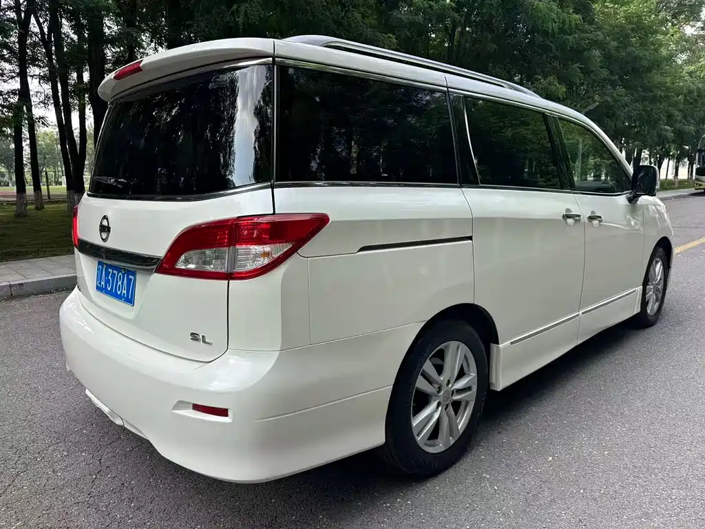 Nissan Quest 2016