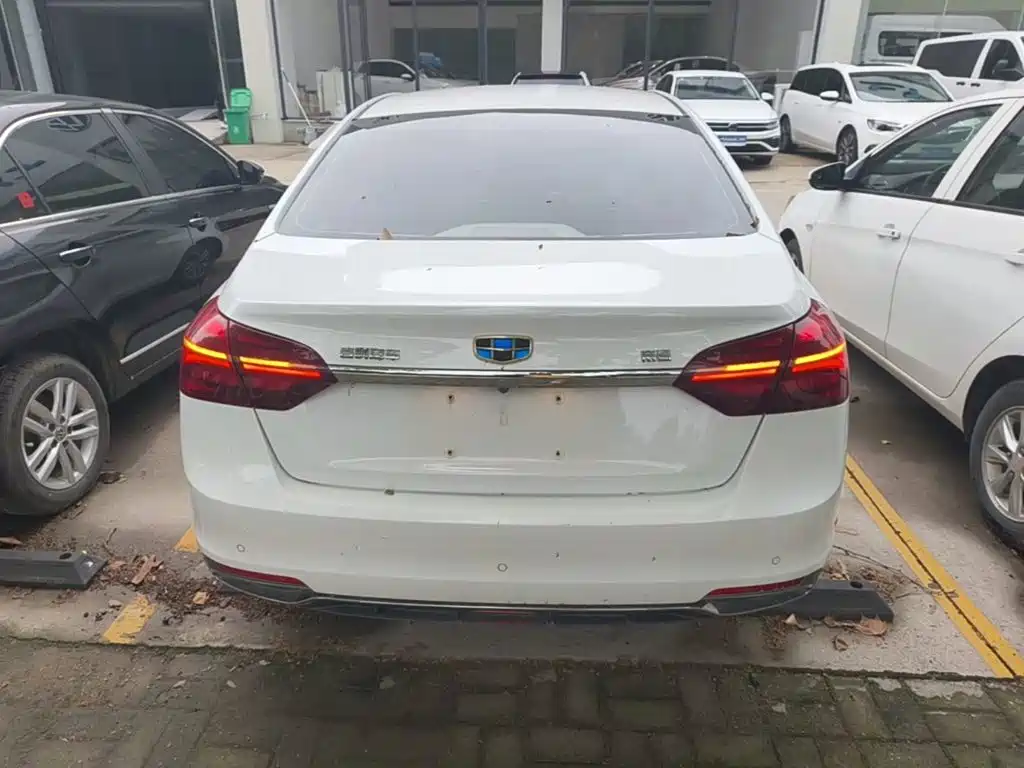 Geely Emgrand 2018