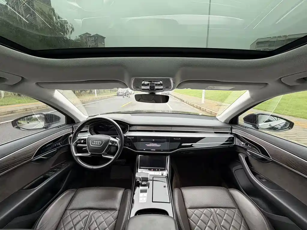 Audi A8 2021 — фото 14