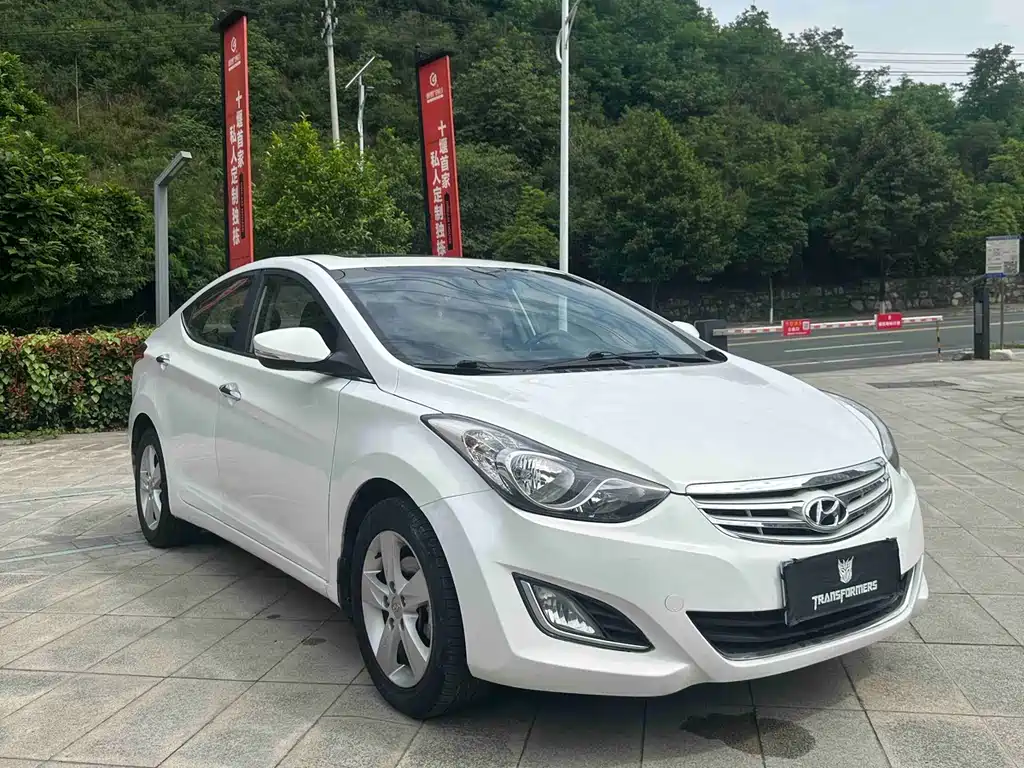 Hyundai Elantra Langdong 2013 — фото 2