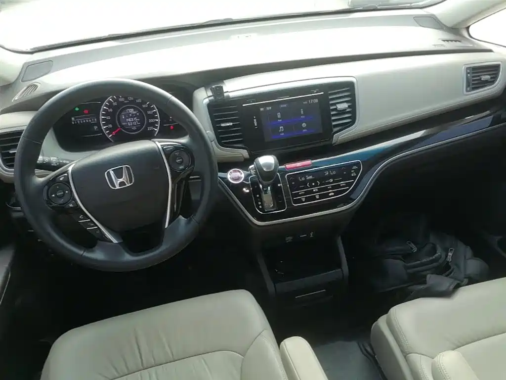 Honda Odyssey 2019 — фото 10