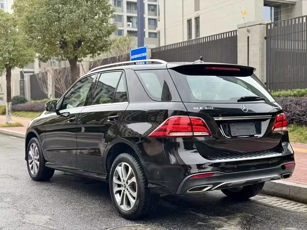 Mercedes-Benz GLE 2018 — фото 10