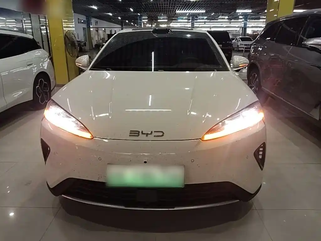 BYD Seal 07 DM-i 2025 — фото 3