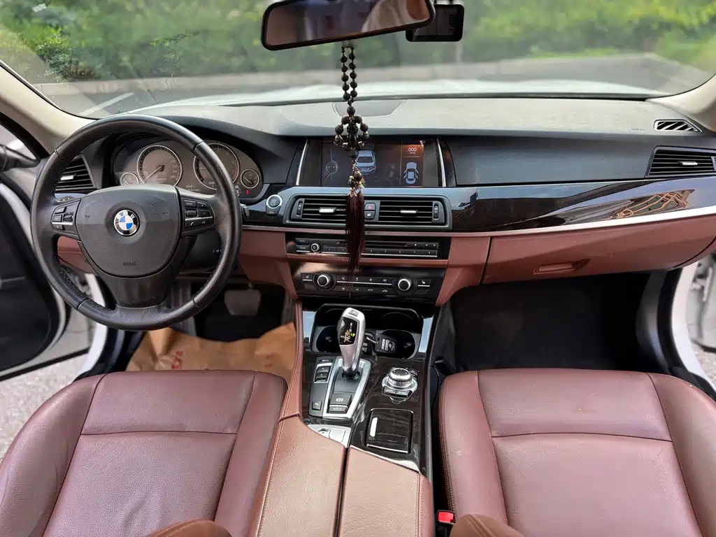 BMW 5 Series 2016 — фото 6