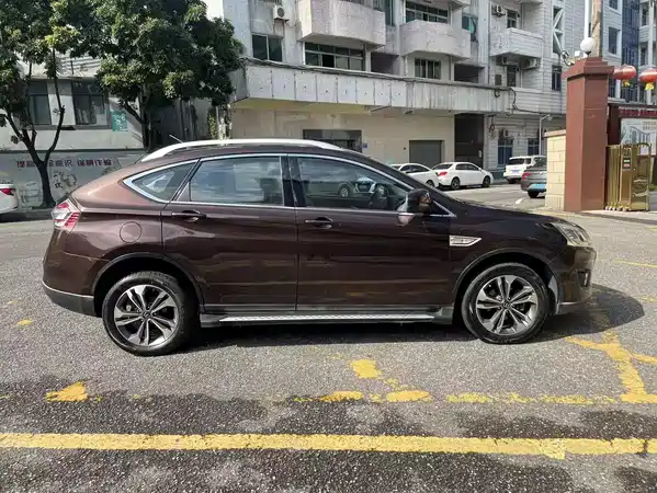 Luxgen You6 SUV 2016