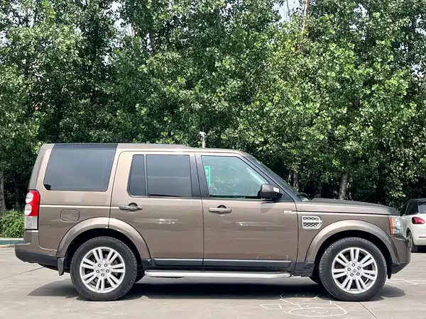 Land Rover Discovery 2012