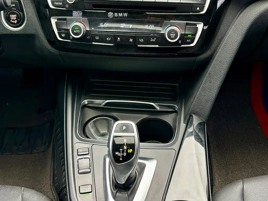 BMW 3 Series 2017 — фото 14