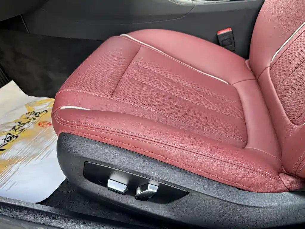 BMW 5 Series 2023 — фото 10