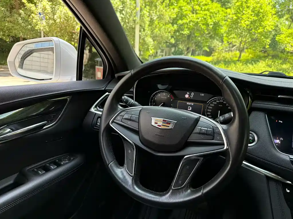 Cadillac XT5 2020 — фото 10