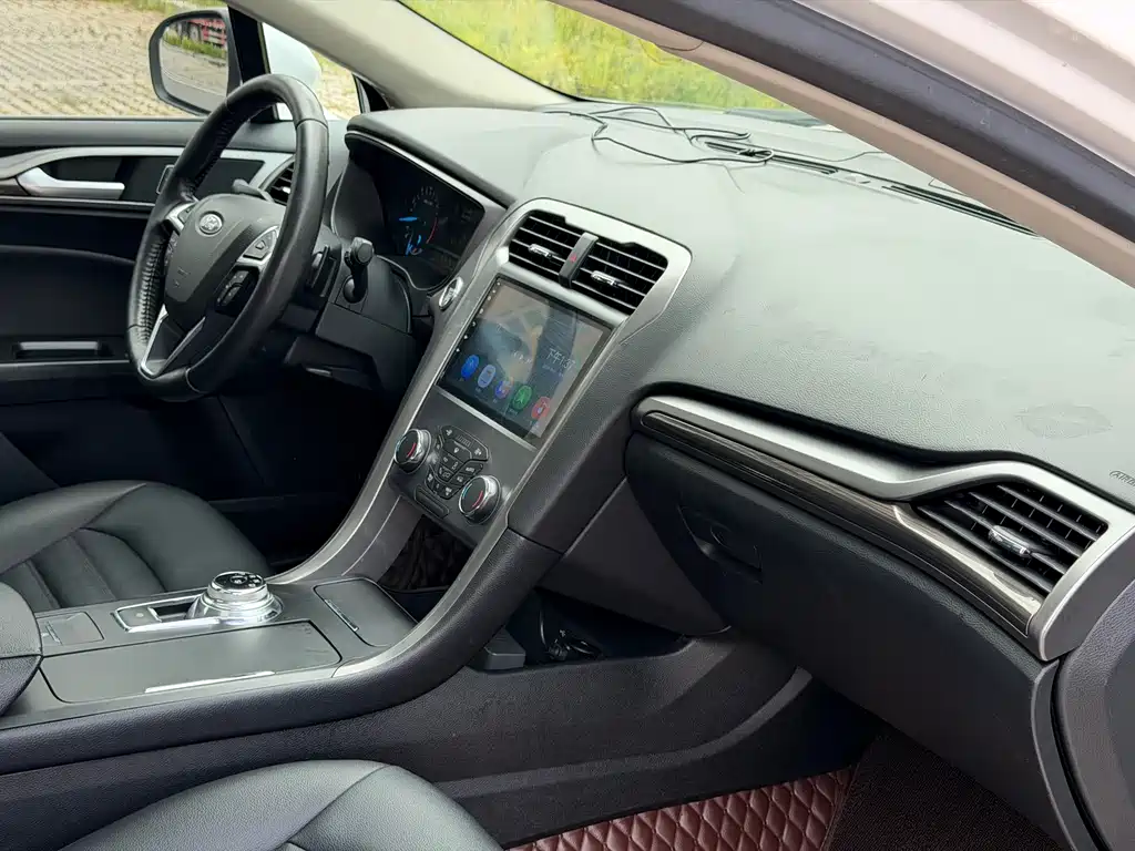 Ford Mondeo 2019 — фото 12